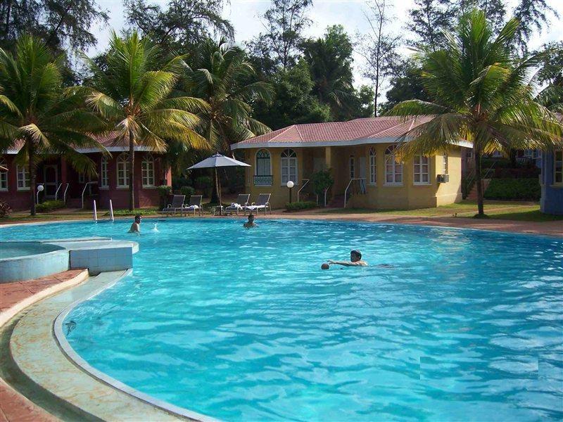 Varca Palms Beach Resort Exterior photo